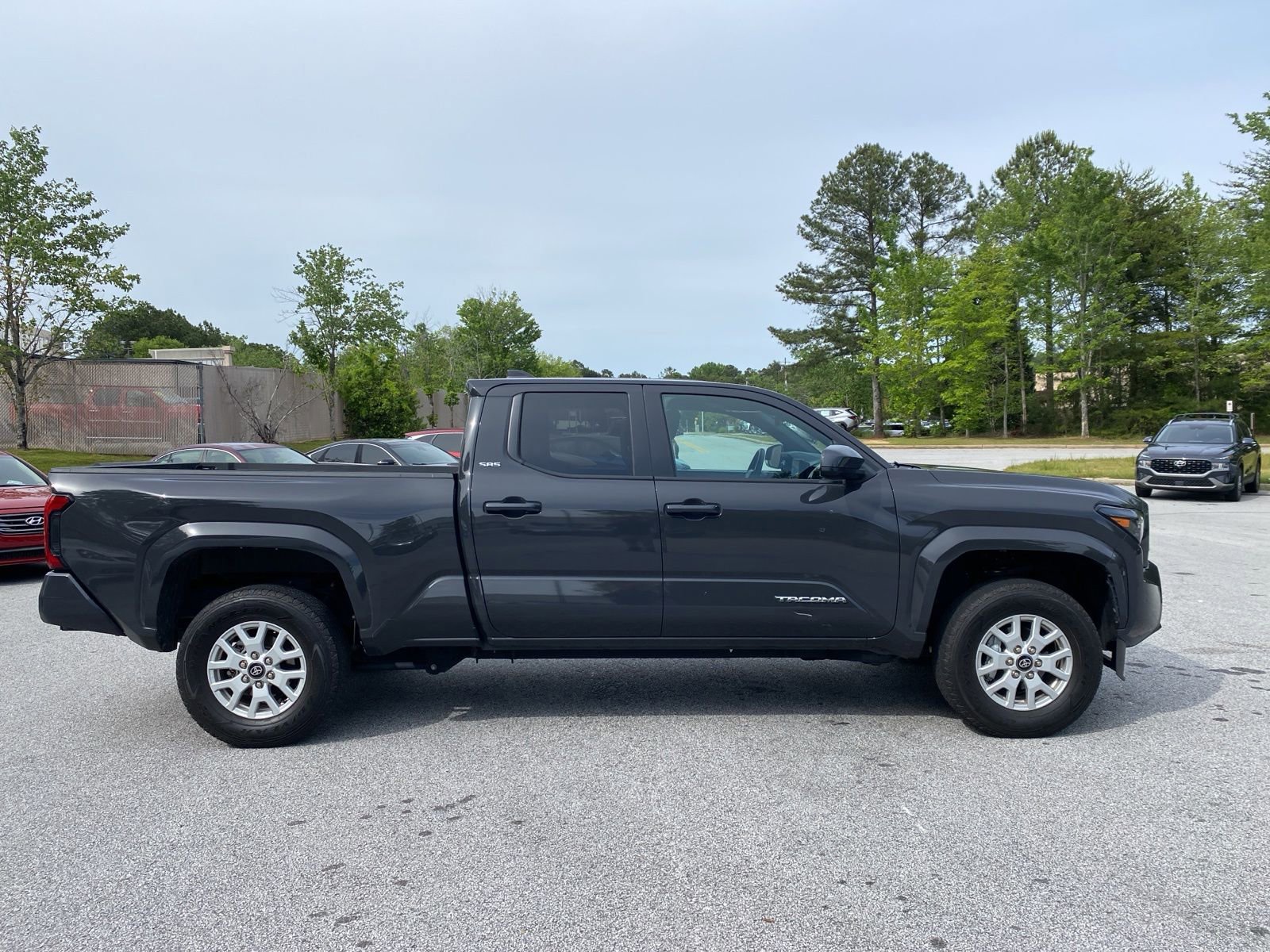 Used 2024 Toyota Tacoma SR5 AWD/4WD image 7