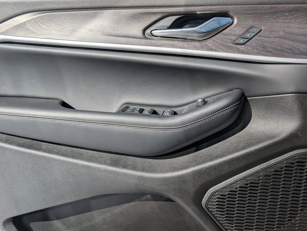 Used 2025 Jeep Grand Cherokee L Limited image 14