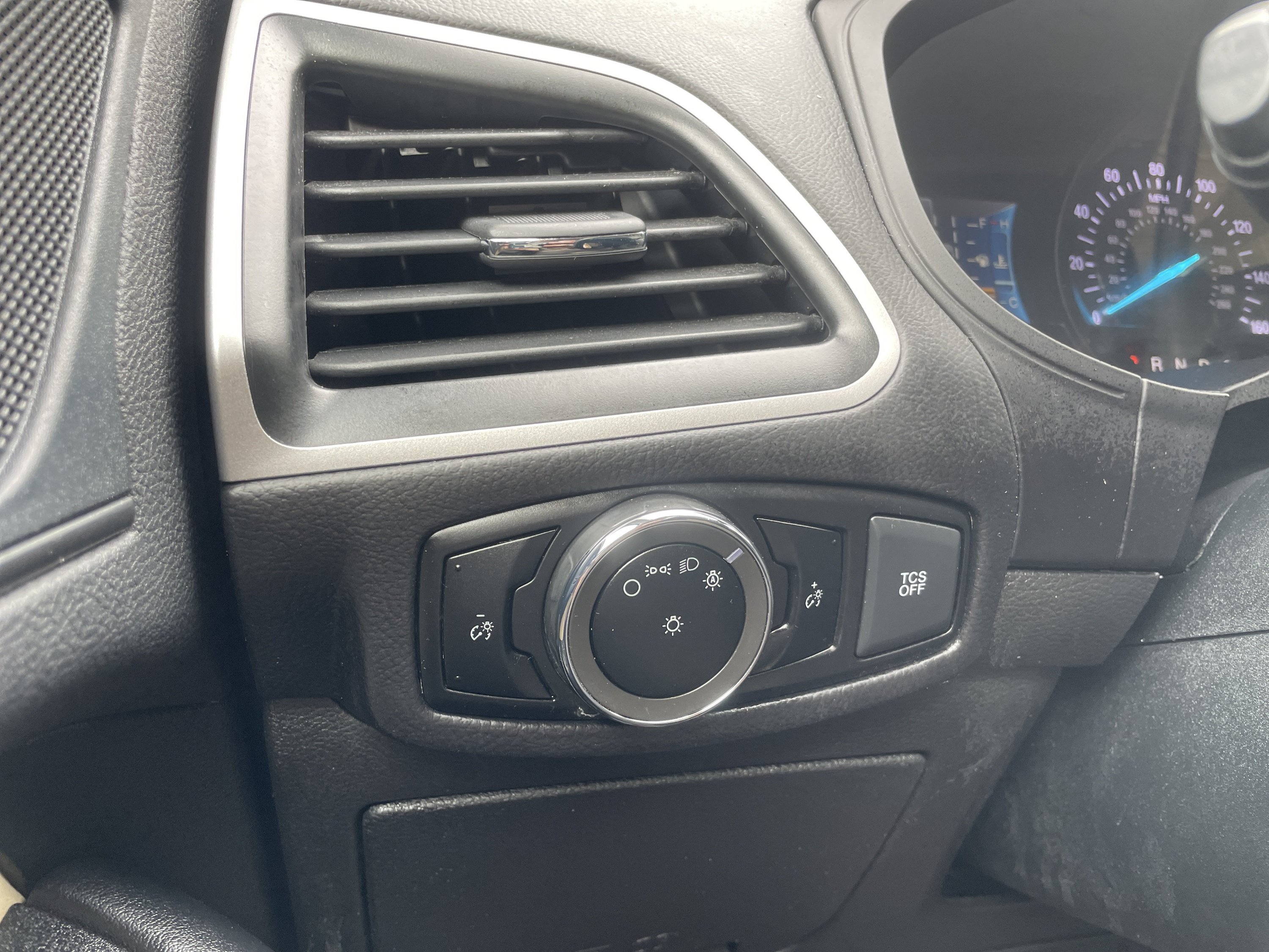 Used 2024 Ford Edge SE w/ Cargo Accessory Package AWD/4WD image 19