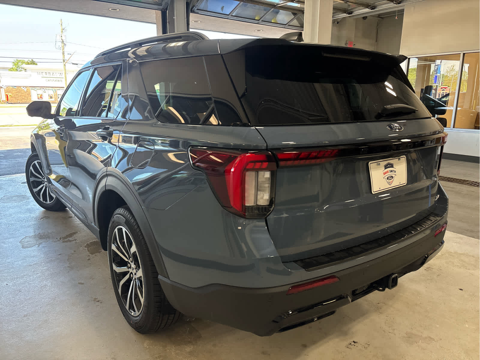 New 2026 Ford Explorer ST-Line AWD/4WD image 4