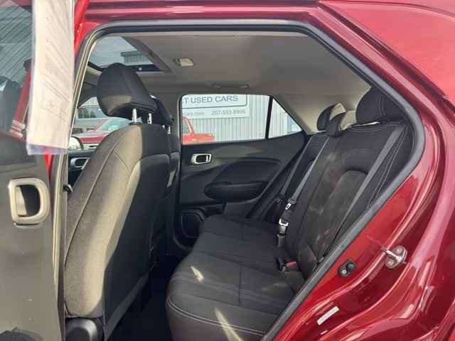 Used 2024 Hyundai Venue SEL image 12