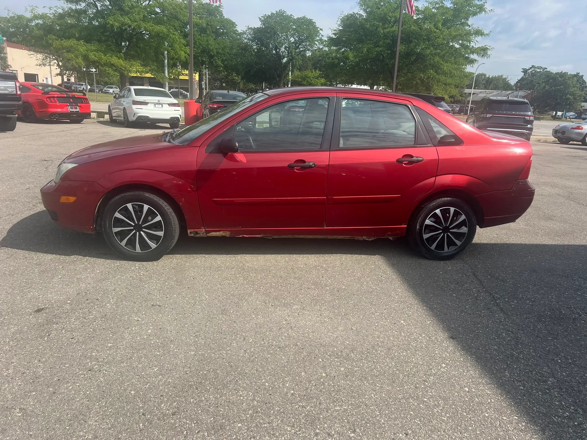 Used 2005 Ford Focus S FWD image 2