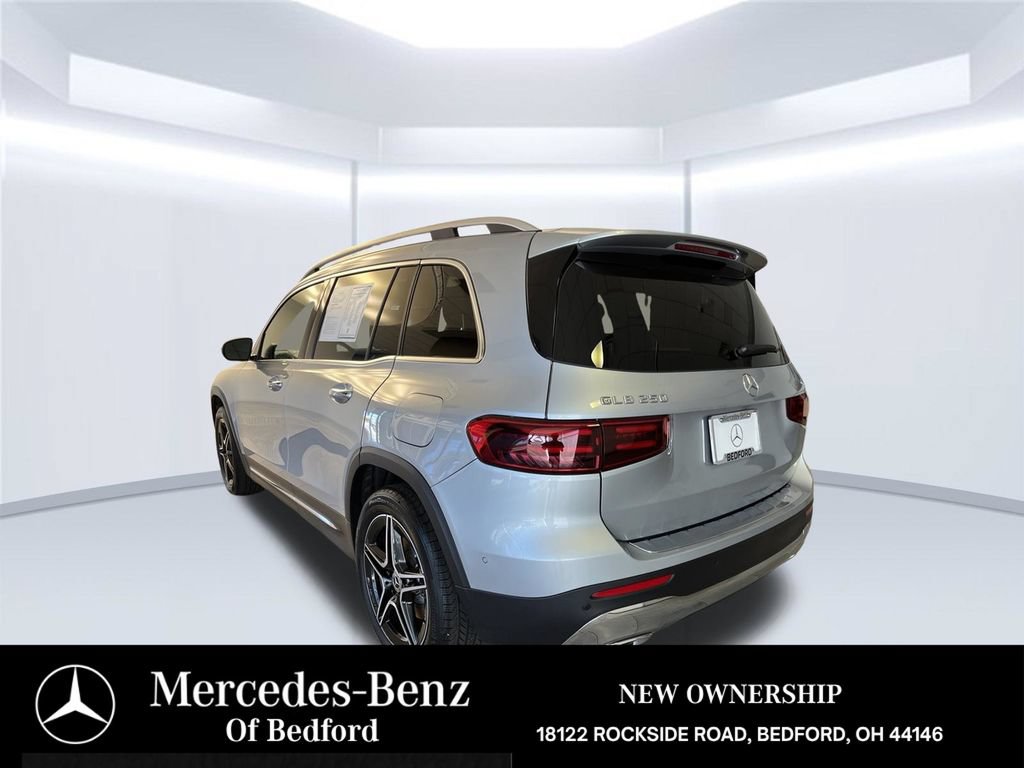 Used 2026 Mercedes-Benz GLB 250 4MATIC image 3