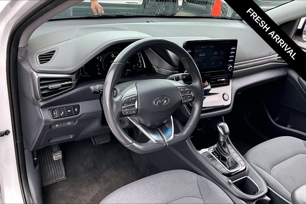 Used 2020 Hyundai Ioniq SE FWD image 5