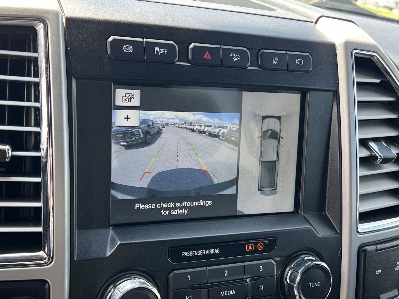 Used 2017 Ford F350 Lariat w/ Tow Technology Bundle AWD/4WD image 19