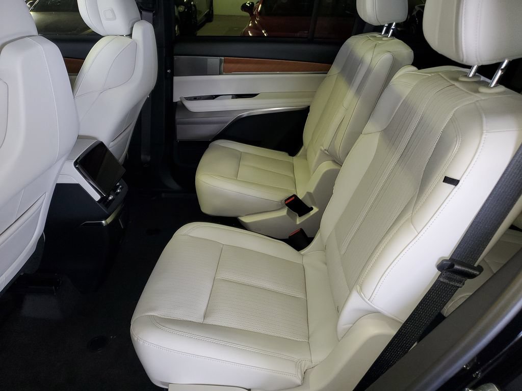 New 2027 Cadillac Vistiq Sport AWD/4WD image 11