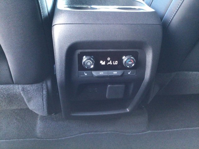 New 2026 Chevrolet Traverse RS w/ LPO, Floor Liner Package image 20