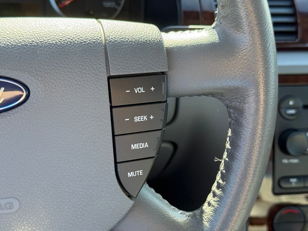 Used 2007 Ford Five Hundred SEL image 18