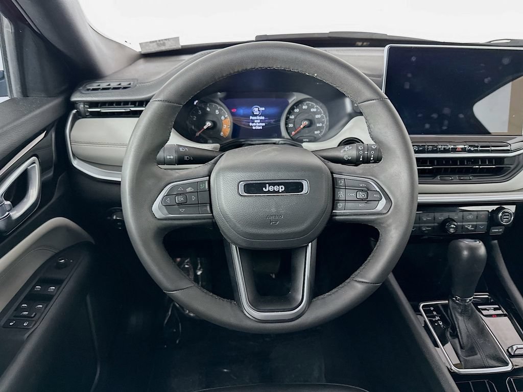 Certified 2025 Jeep Compass Limited AWD/4WD image 32