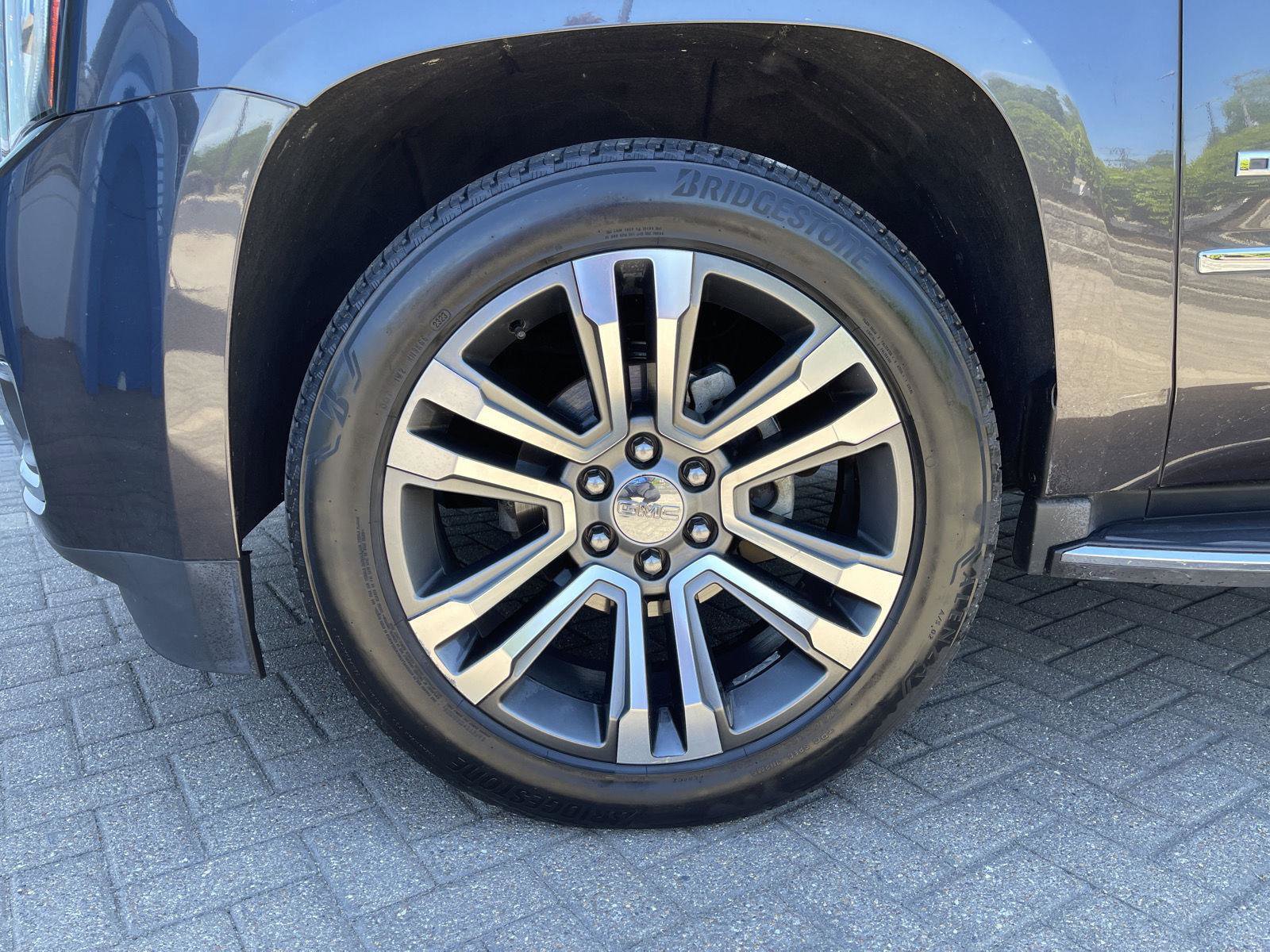Used 2017 GMC Yukon Denali w/ Open Road Package AWD/4WD image 10
