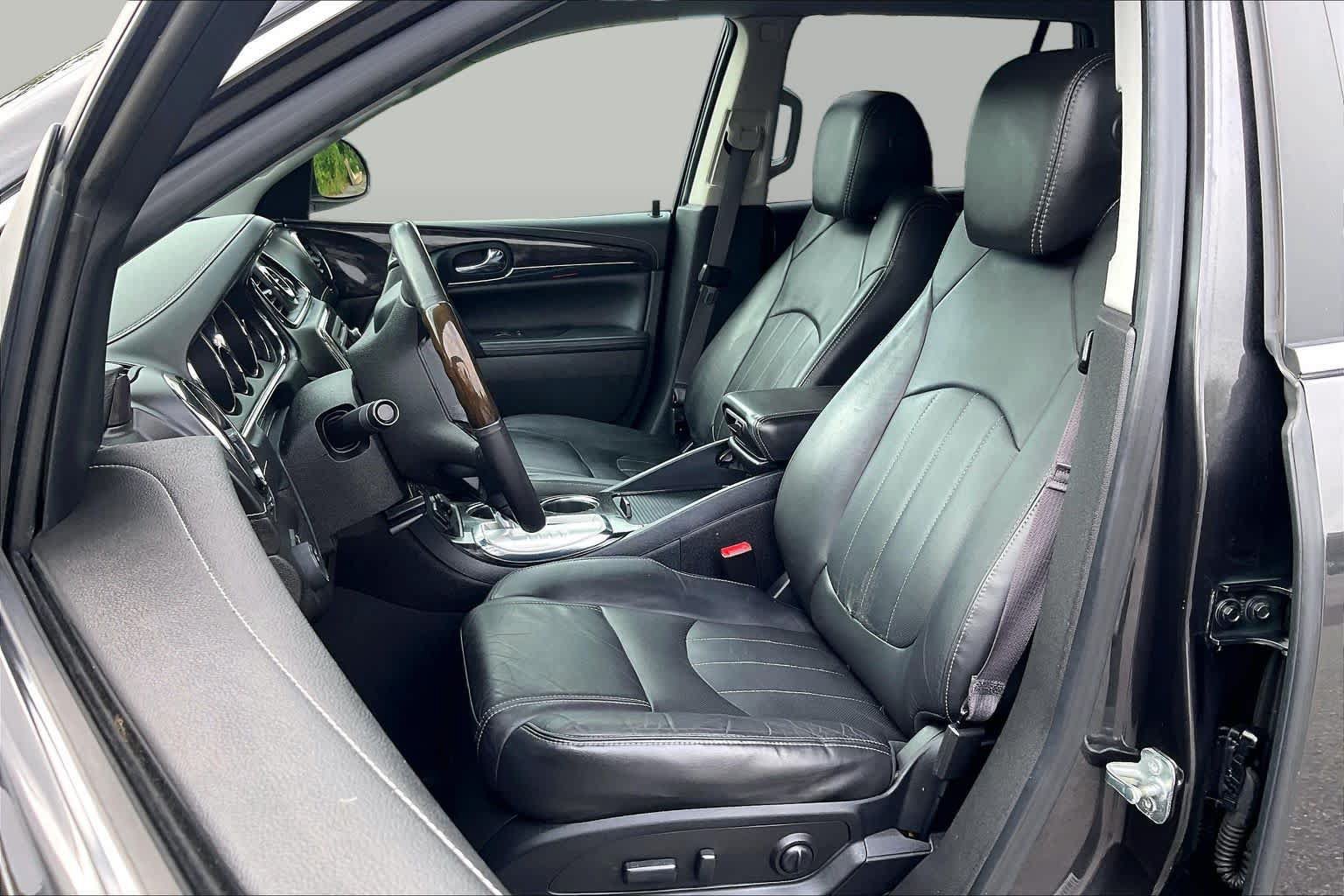 Used 2015 Buick Enclave Leather FWD image 6