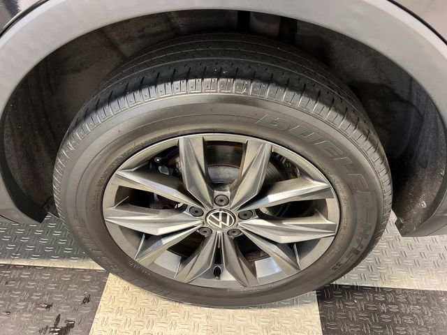 Certified 2022 Volkswagen Tiguan SE FWD image 15
