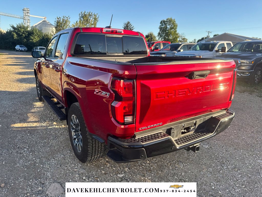 Used 2025 Chevrolet Colorado Z71 w/ Technology Package AWD/4WD image 6