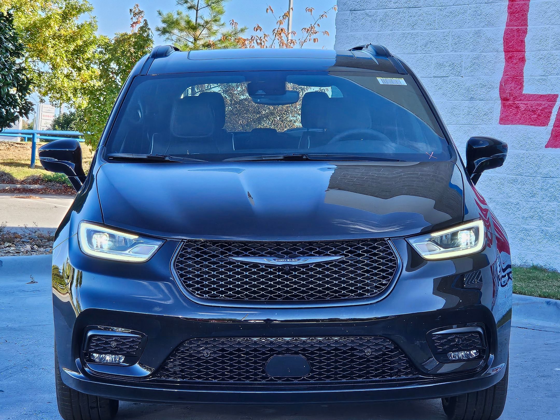 New 2026 Chrysler Pacifica Limited image 2