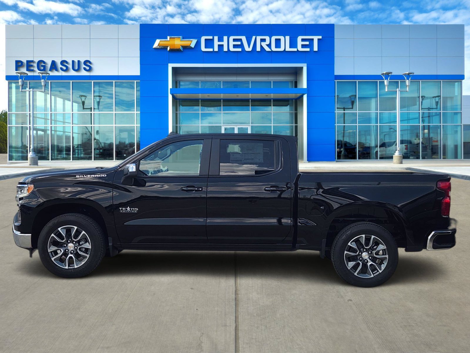 New 2026 Chevrolet Silverado 1500 LT w/ Texas Edition Plus RWD image 3