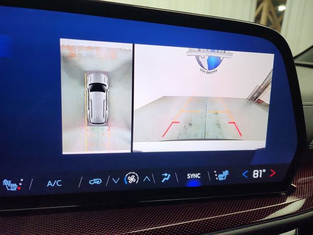 Used 2024 Chevrolet Traverse Z71 image 25