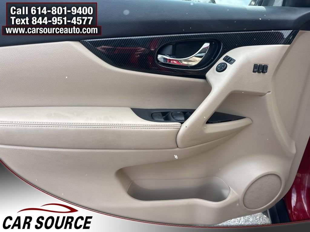 Used 2017 Nissan Rogue SL image 9