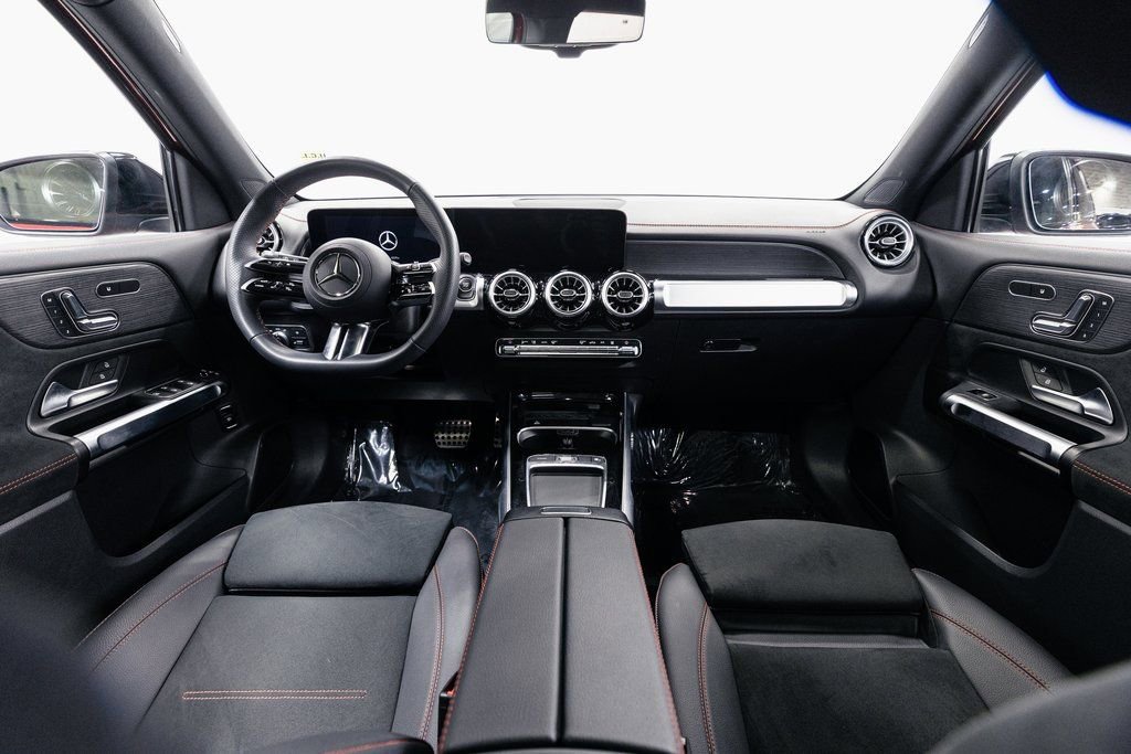 Used 2024 Mercedes-Benz EQB 300 4MATIC image 21