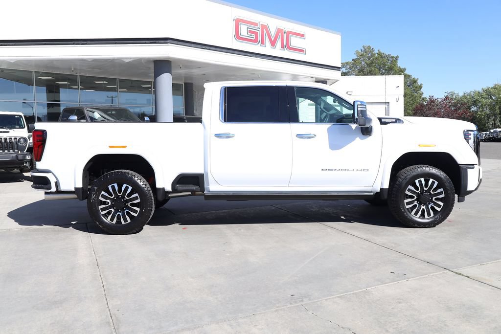 New 2026 GMC Sierra 3500 Denali Ultimate AWD/4WD image 7