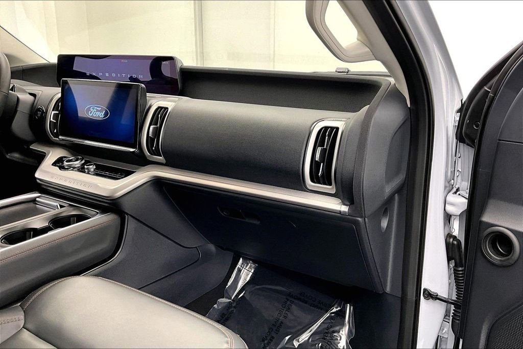 Used 2025 Ford Expedition Max Active image 17