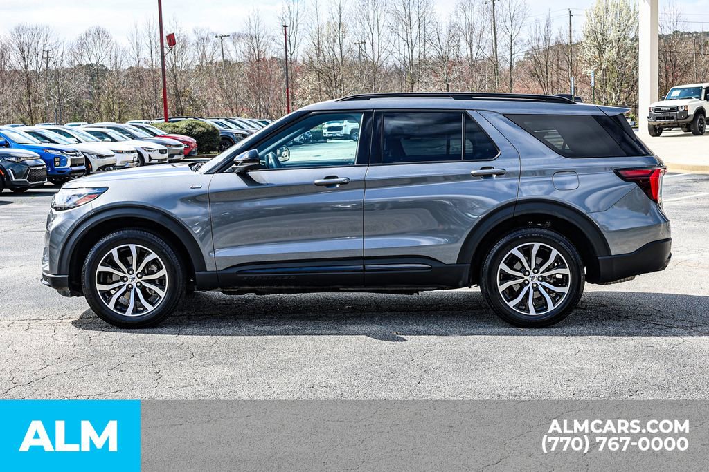 Used 2025 Ford Explorer ST-Line image 9