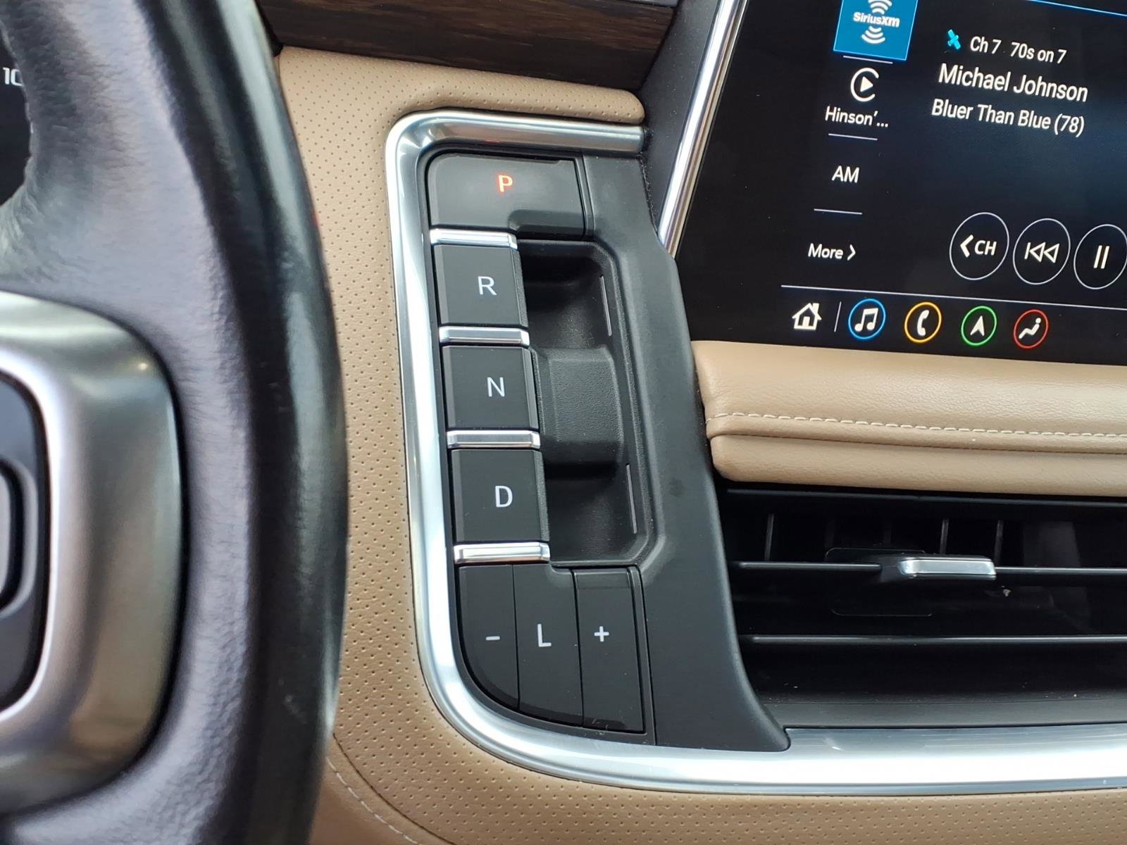 Used 2021 Chevrolet Tahoe Premier w/ Premium Package image 14