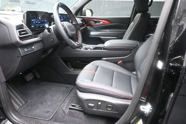 Used 2026 Chevrolet Traverse RS FWD image 17