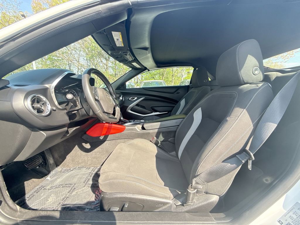 Used 2020 Chevrolet Camaro LT image 13