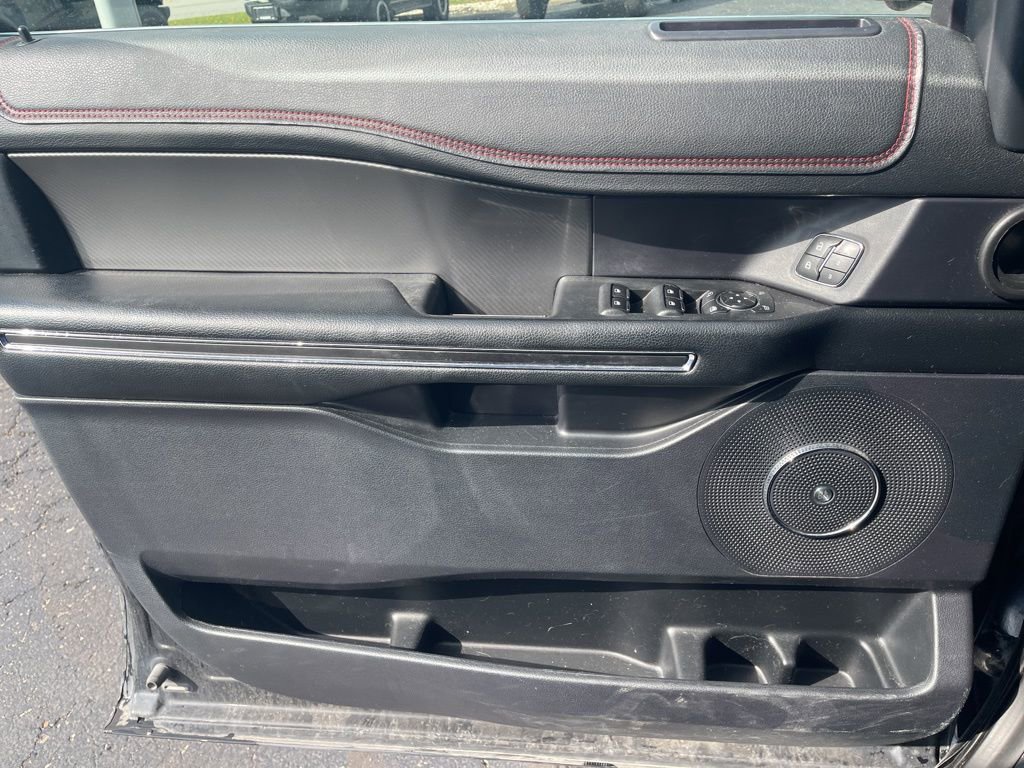 Used 2019 Ford Expedition Limited w/ Equipment Group 303A AWD/4WD image 16