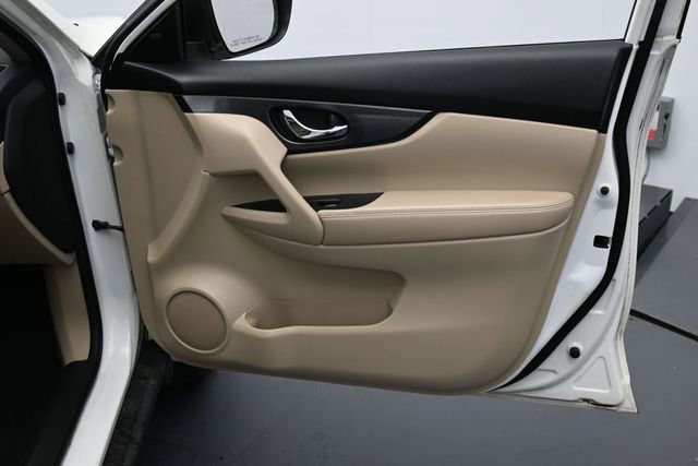 Used 2016 Nissan Rogue SL w/ SL Premium Package FWD image 30