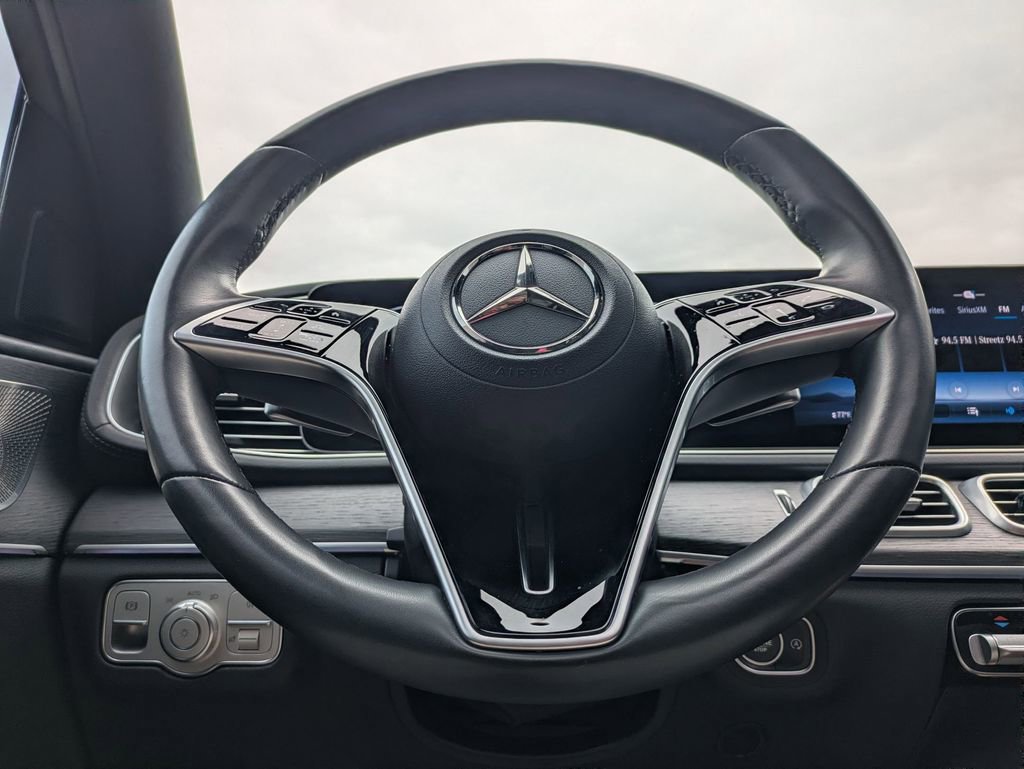 Used 2025 Mercedes-Benz GLS 450 4MATIC image 23