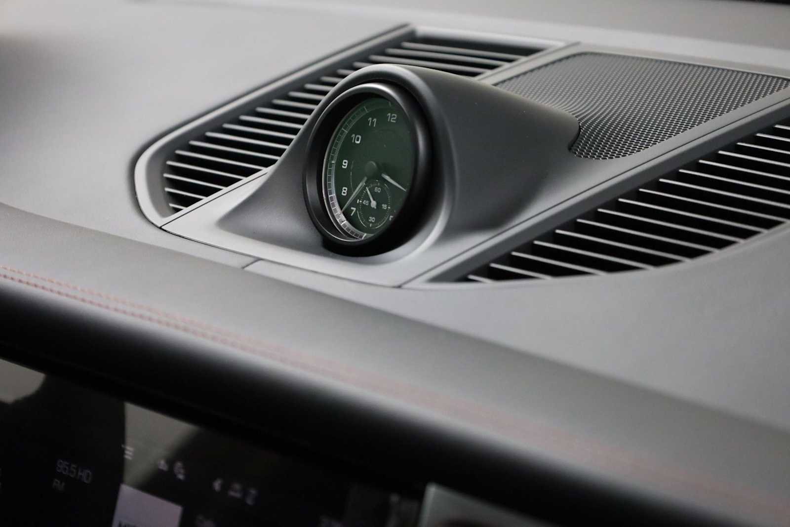 New 2026 Porsche Macan image 22