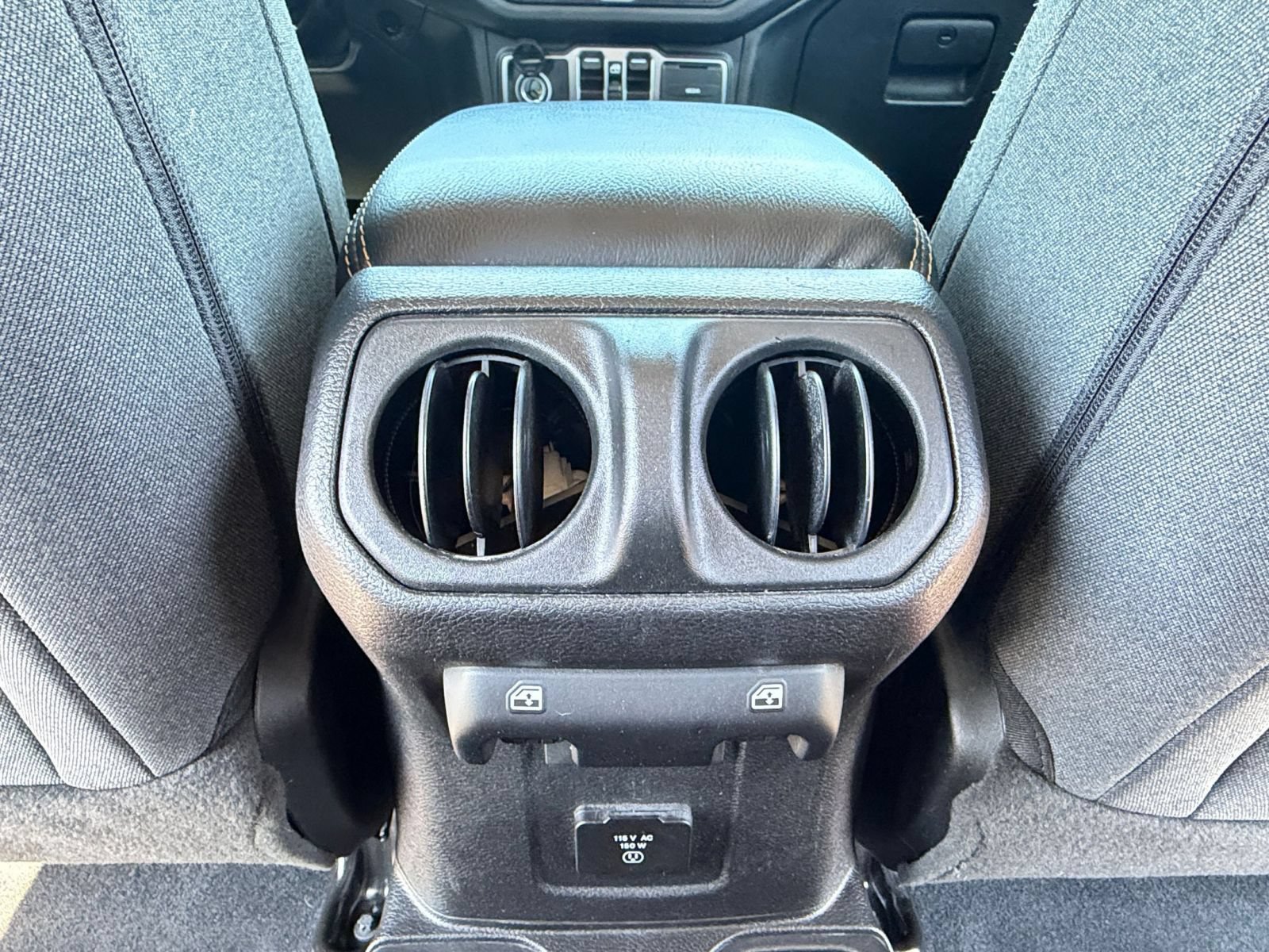 Used 2025 Jeep Wrangler Unlimited Sahara AWD/4WD image 22