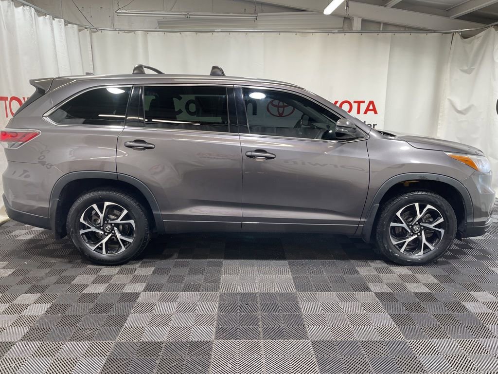 Used 2015 Toyota Highlander XLE image 8