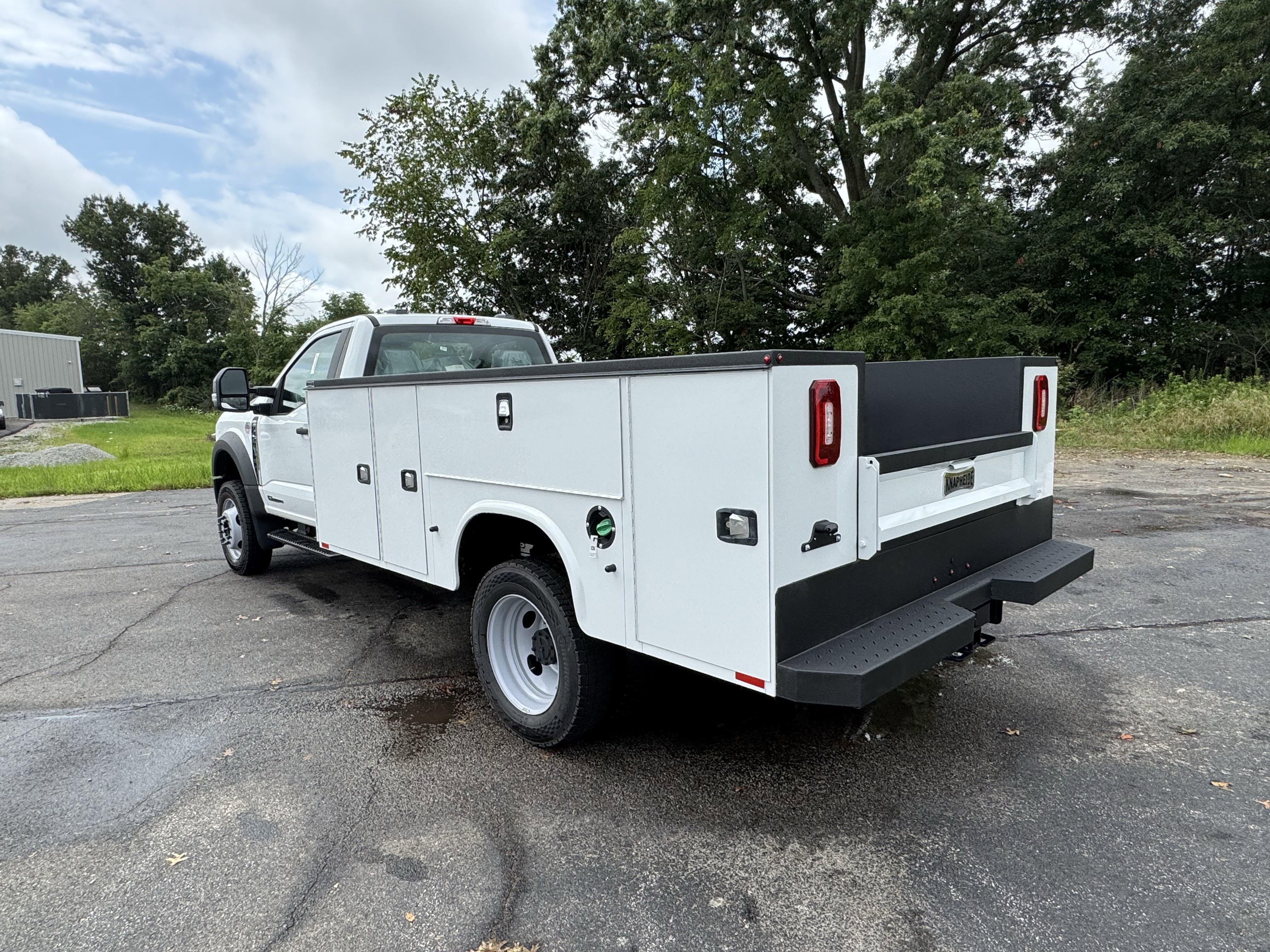 New 2025 Ford F450 XL w/ XL Chrome Package image 4
