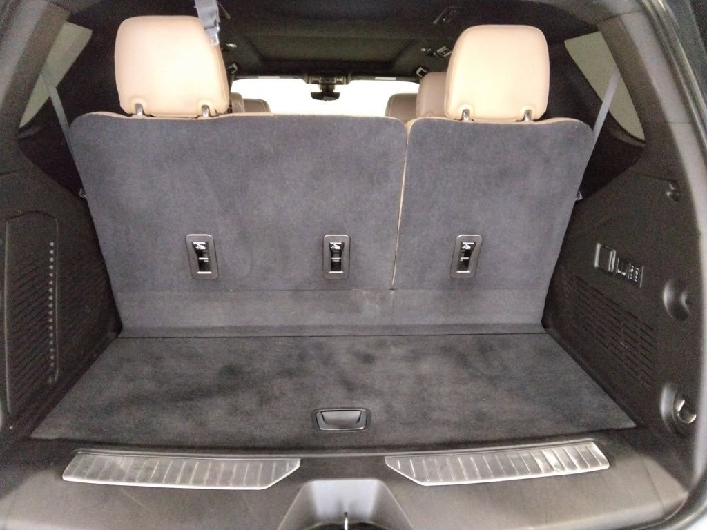 Used 2021 Chevrolet Tahoe Premier w/ Premium Package image 10