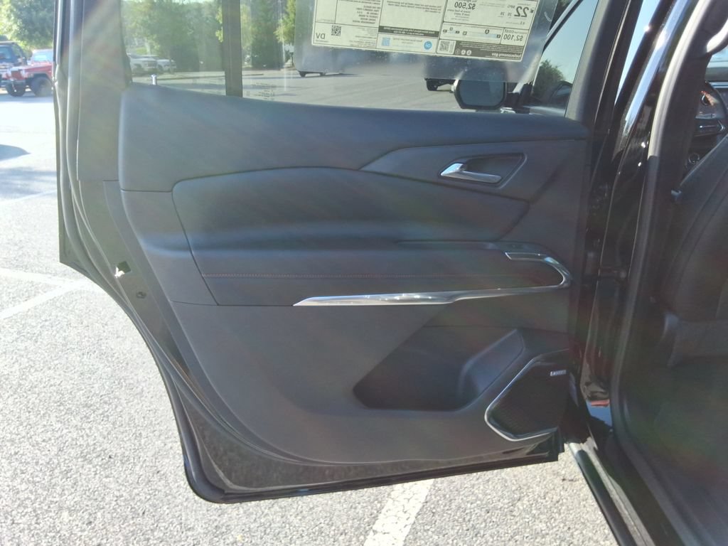 New 2027 Chevrolet Traverse RS FWD image 15