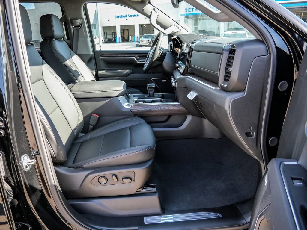 Used 2025 GMC Sierra 1500 SLT w/ SLT Premium Package image 15