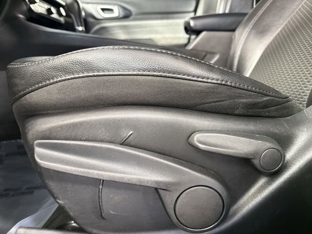 Used 2023 Jeep Compass Latitude w/ Sun and Sound Group AWD/4WD image 22