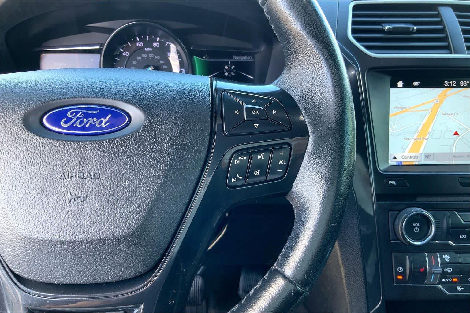 Used 2017 Ford Explorer XLT w/ Equipment Group 202A FWD image 25