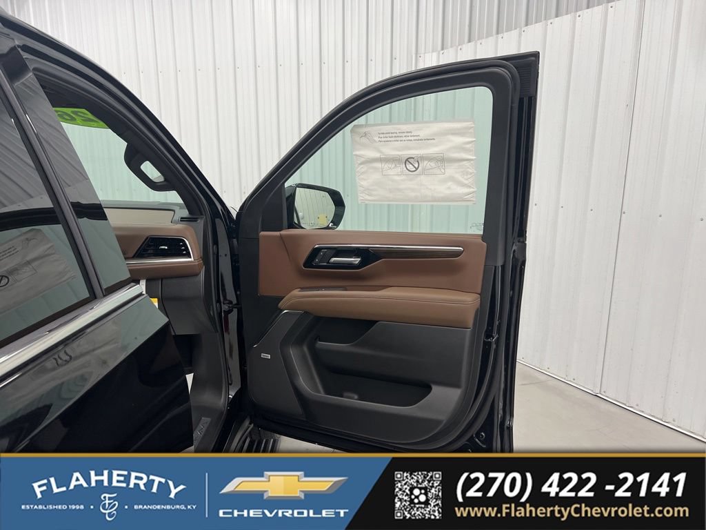 New 2026 Chevrolet Suburban High Country AWD/4WD image 14