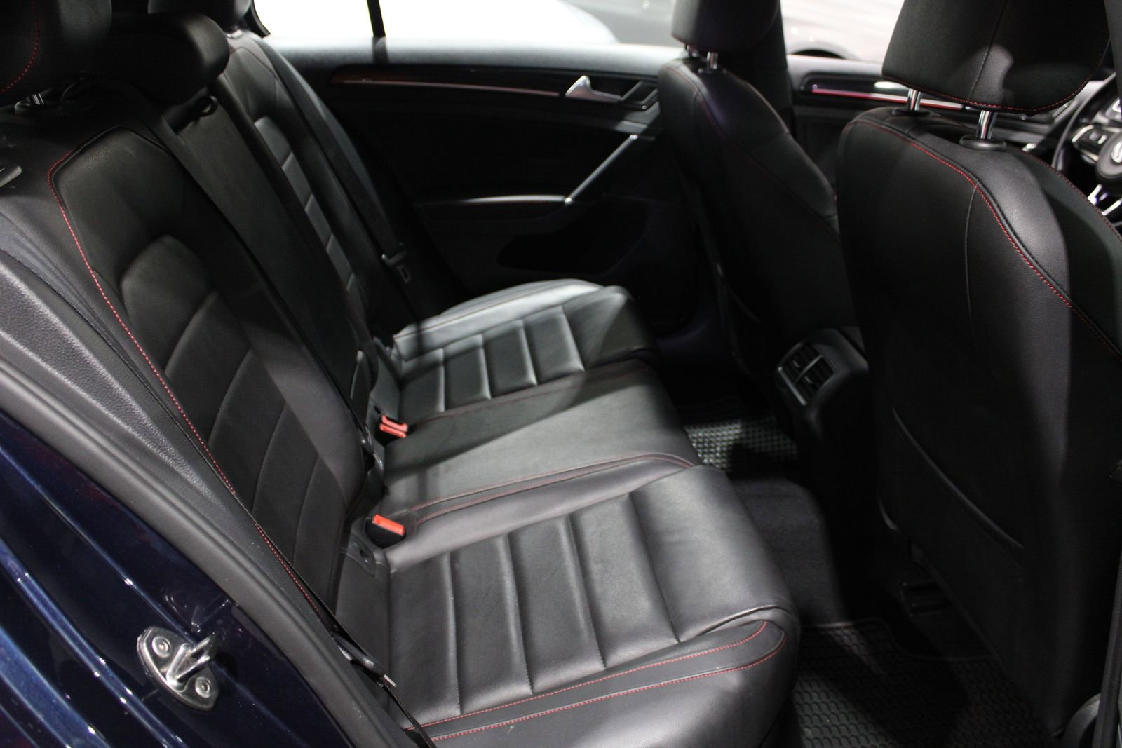 Used 2016 Volkswagen GTI SE FWD image 17