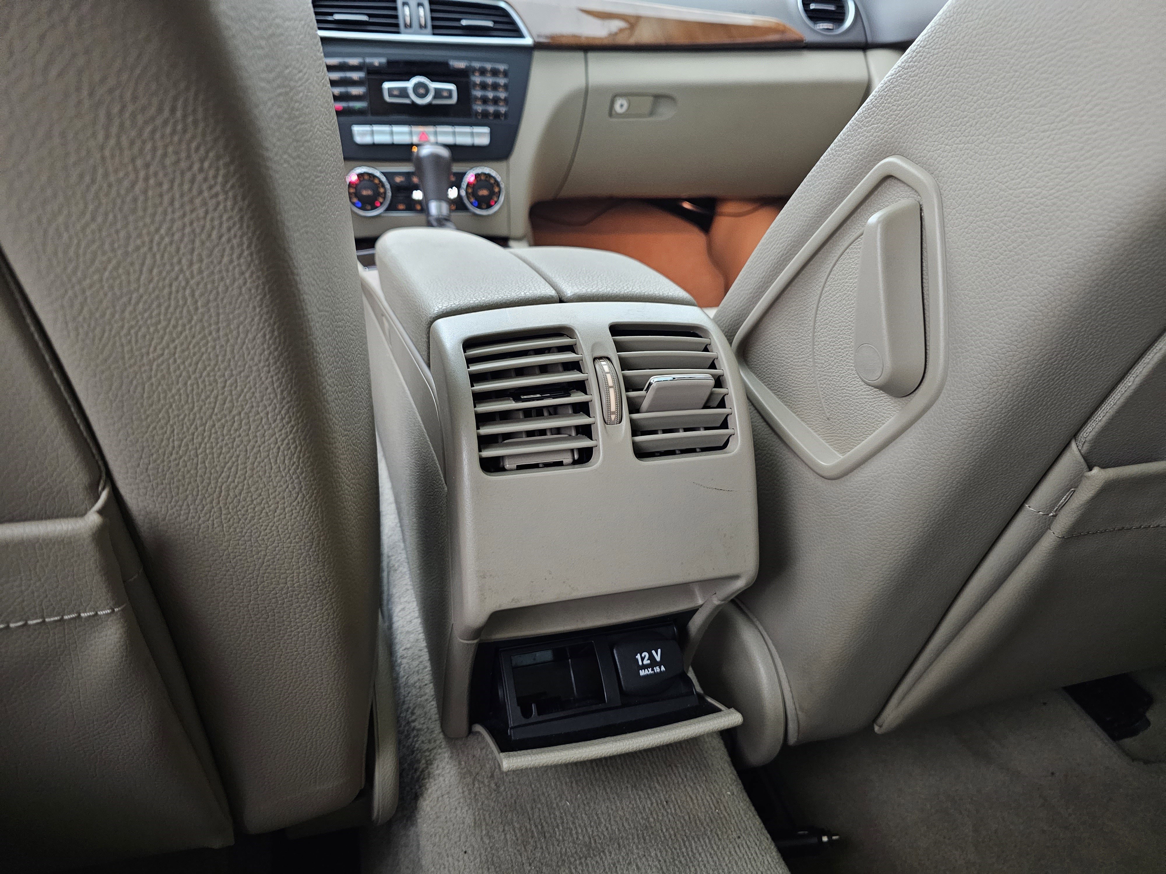 Used 2014 Mercedes-Benz C 250 Sedan image 16