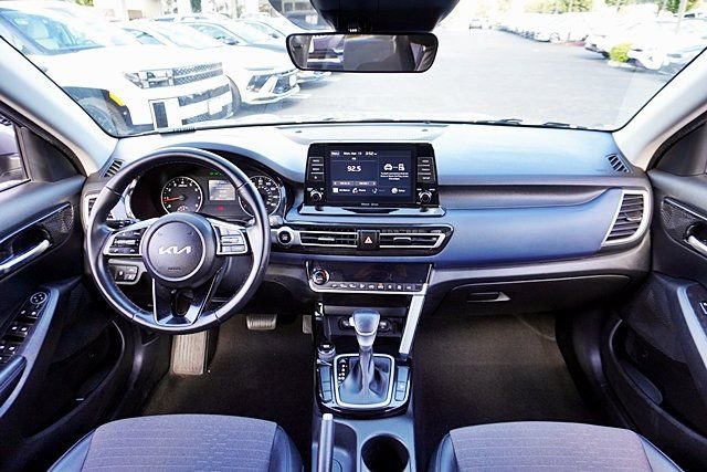 Used 2023 Kia Seltos S FWD image 17