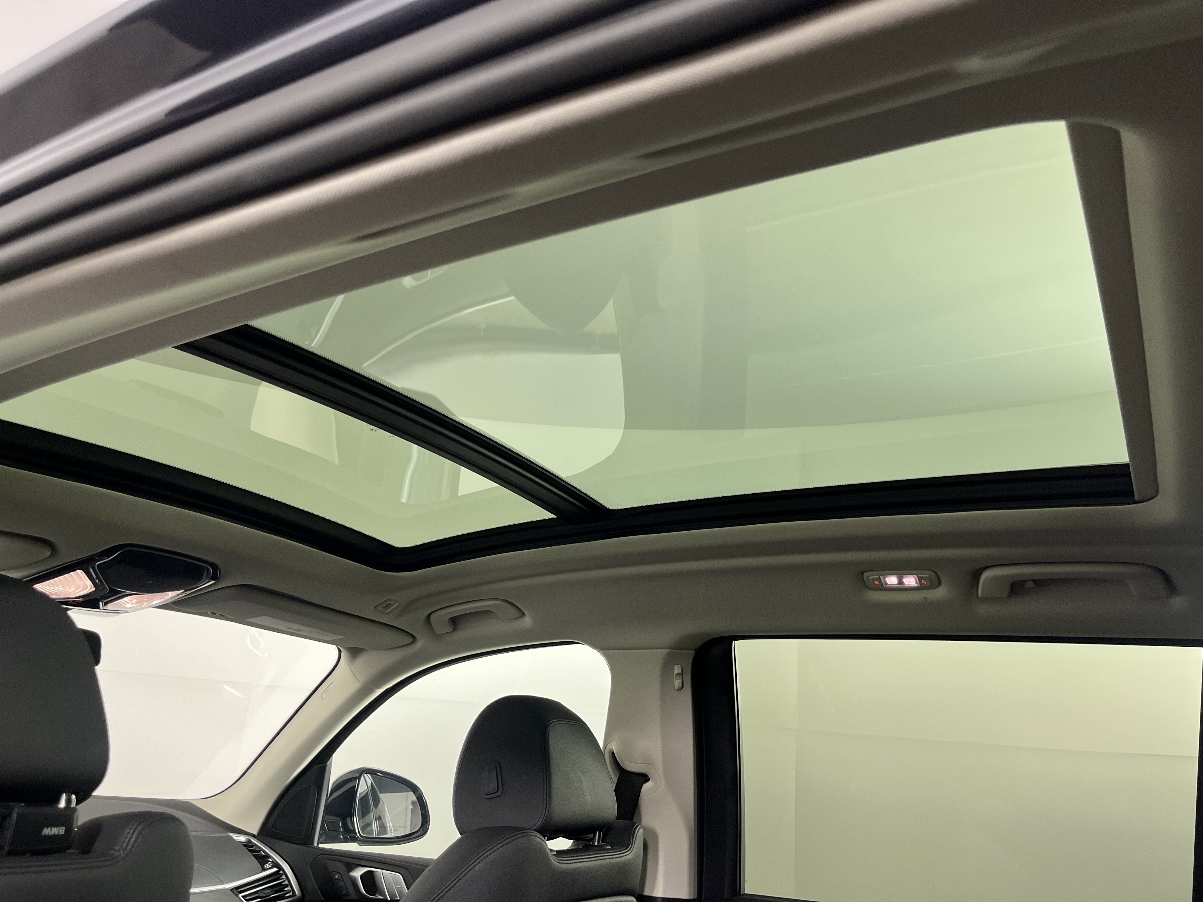 Used 2022 BMW X7 xDrive40i w/ Premium Package image 17
