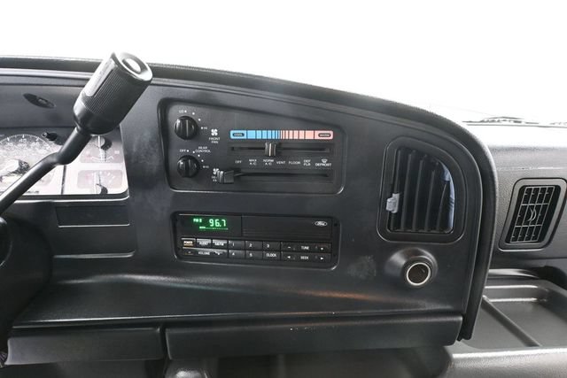 Used 1995 Ford E-150 and Econoline 150 Club Wagon RWD image 26