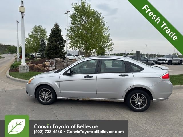 Used 2010 Ford Focus SE FWD image 7