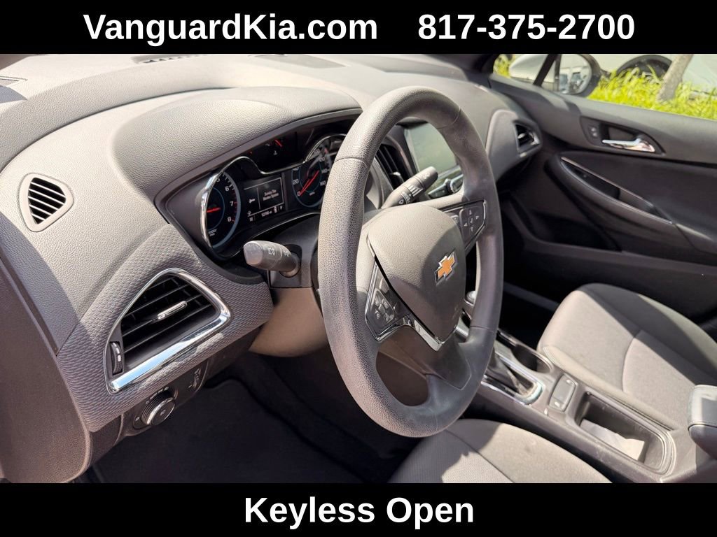 Used 2017 Chevrolet Cruze LT w/ Convenience Package image 14