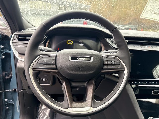 New 2026 Jeep Grand Cherokee Limited w/ Limited Altitude Package AWD/4WD image 18