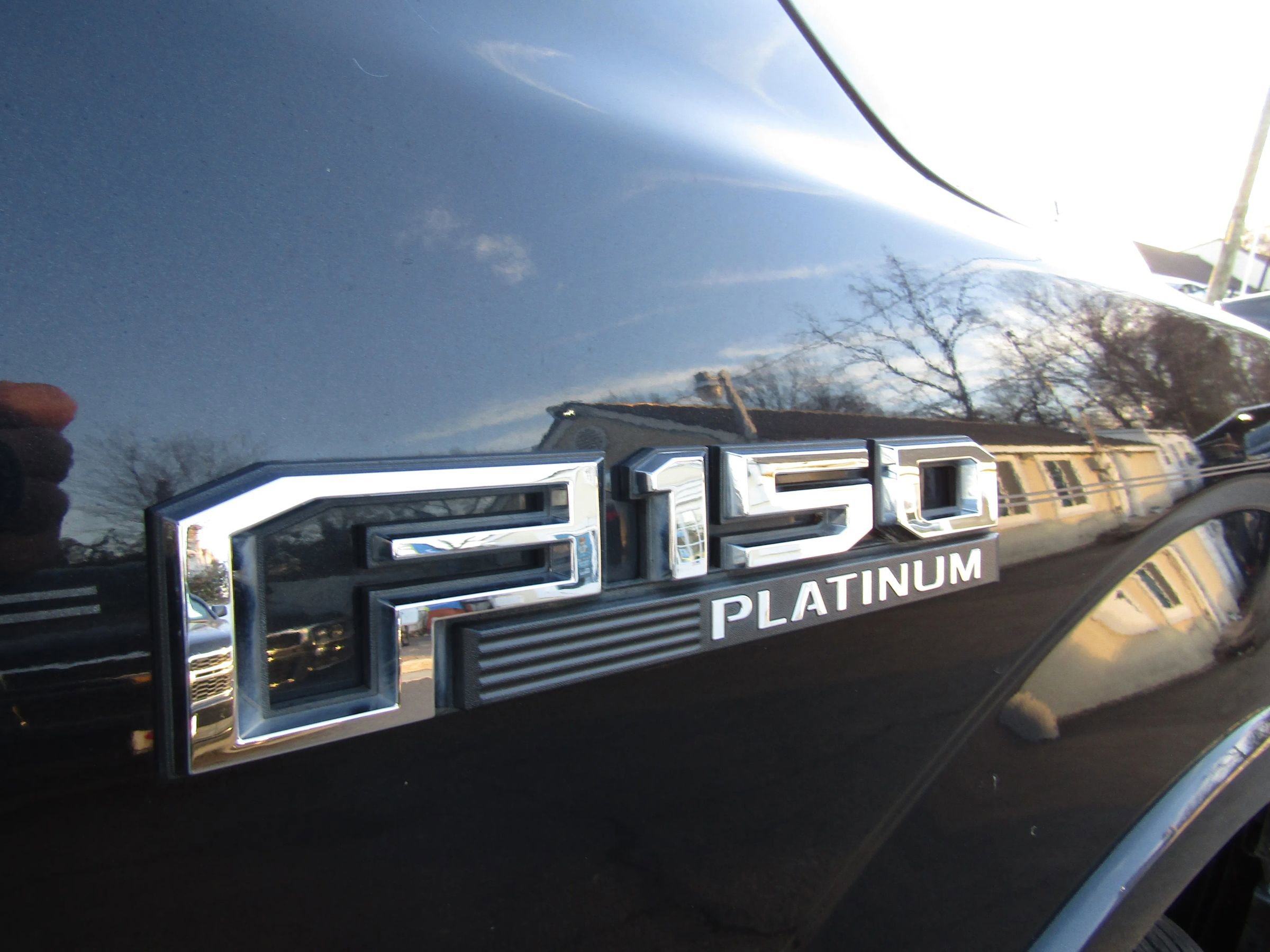 Used 2015 Ford F150 Platinum w/ Equipment Group 701A Luxury image 11